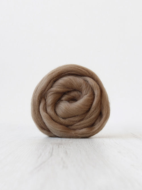 CORRIEDALE WOOL TOP EARTH