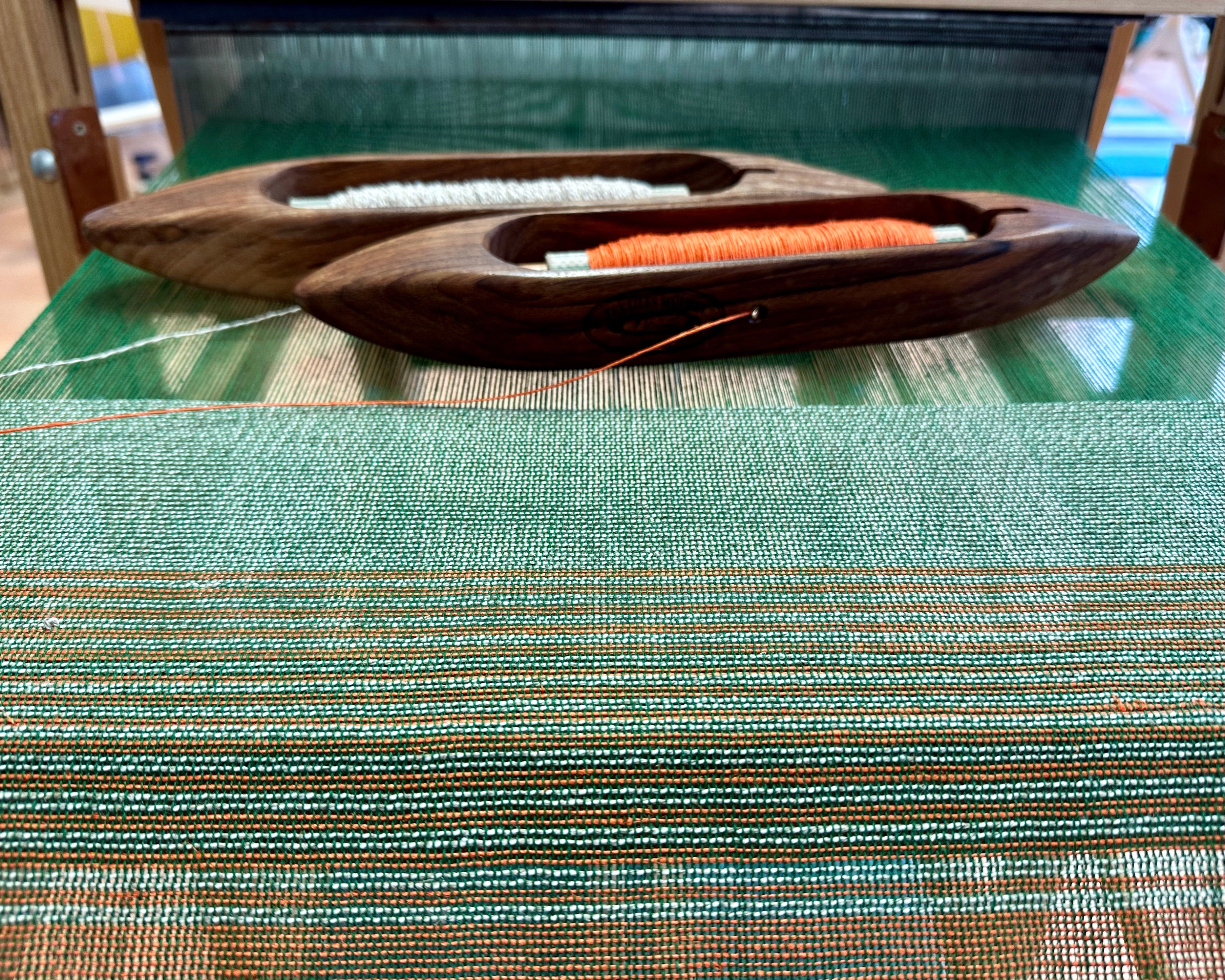 Első csíkos szövet alapozó szövőfoglalkozáson